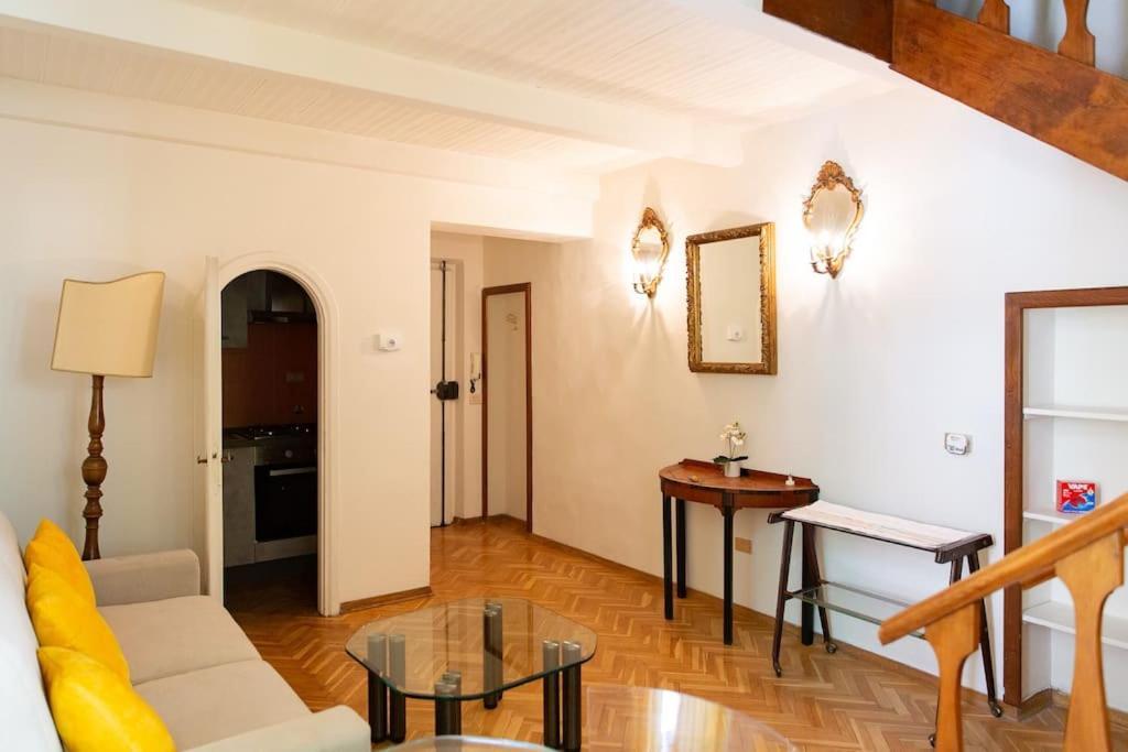 Charming 1Br Apartment ฟลอเรนซ์ ภายนอก รูปภาพ